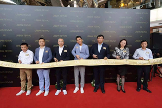 副会长王朝服饰旗下UR南京新百旗舰店盛大开业(图2)