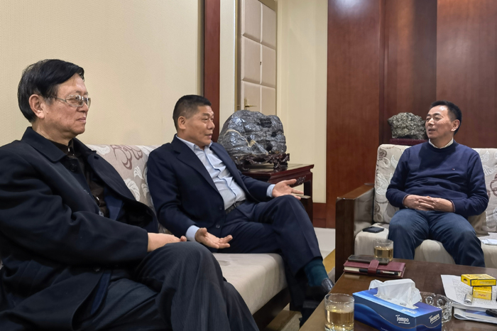 陈广川会长召开秘书处工作会议(图1)