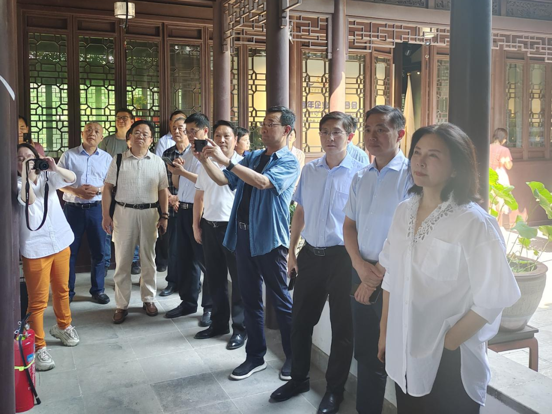 市工商联召开2021-2022年度全国、省“四好”商会认定工作动员部署会(图2) 市工商联召开2021-2022年度全国、省“四好”商会认定工作动员部署会(图2)