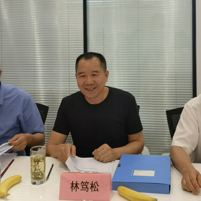 市、区工商联、兄弟商会一行来我会检查指导创建全国“四好”商会工作(图6) 市、区工商联、兄弟商会一行来我会检查指导创建全国“四好”商会工作(图6)