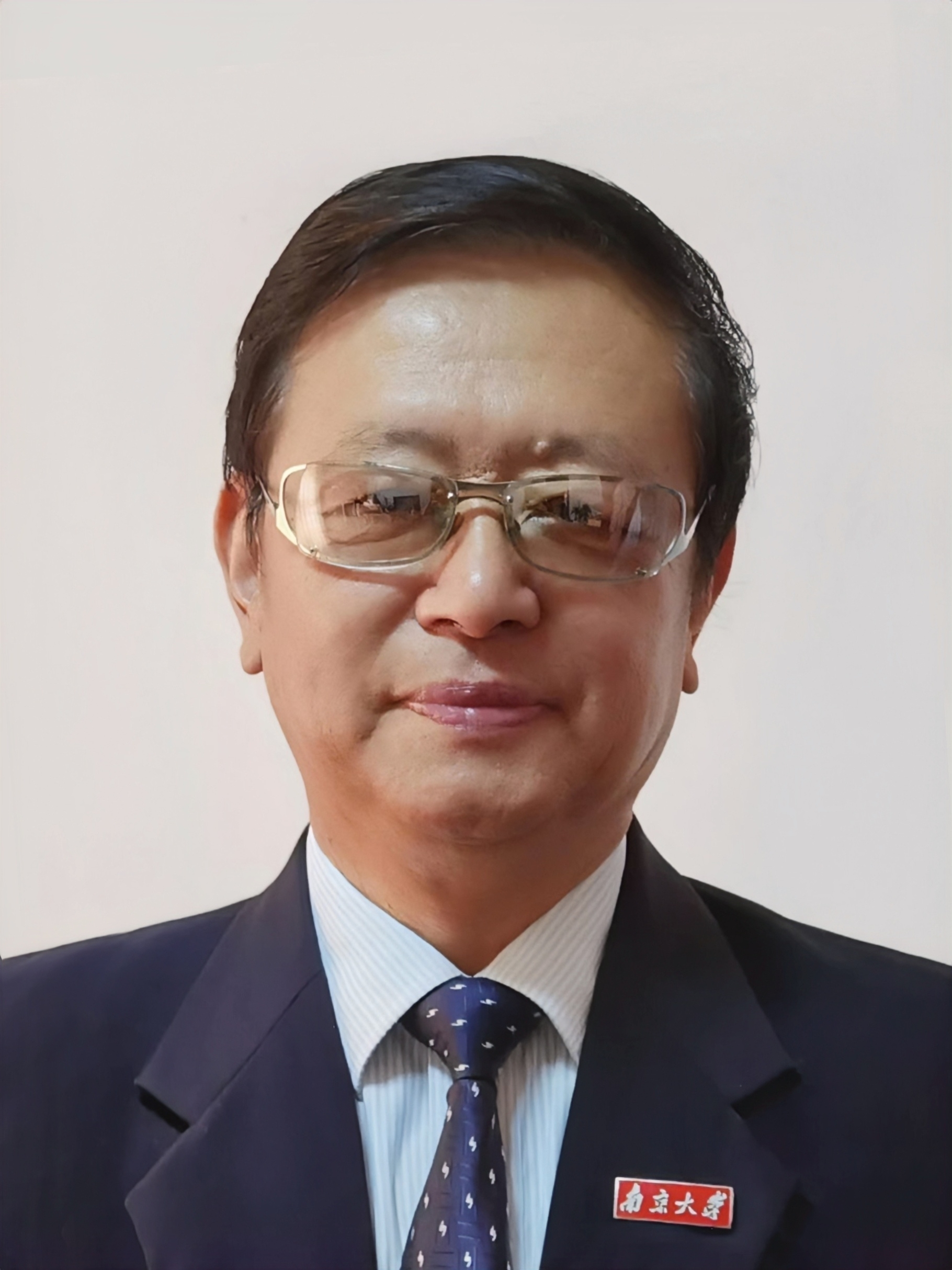 周晓汉(图1) aca206b614d92be460025ee49c4d63a.jpg